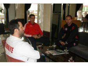 Topuk Yaylası’nda Derbi Gerginliği