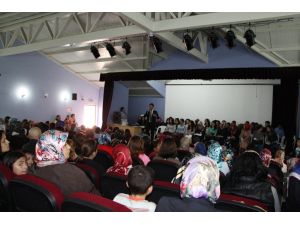 Öğretmen Adayları Minik Kardeşlerine Matematik Öğretecek
