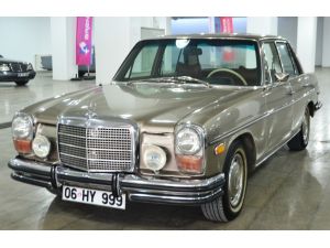 Klasik Otomobiller Müzayedeye Çıktı