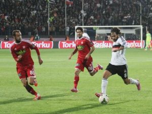 Kartal İl Yarı Yara Aldı