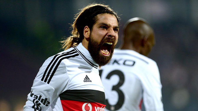 Beşiktaşın Yıldızı Spiker Oldu
