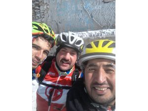 Bisikletçilere Kar Sürprizi...