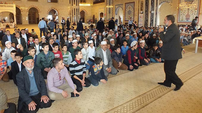 Abdulhamithanda Cami-Gençlik Buluşması İlgi Gördü