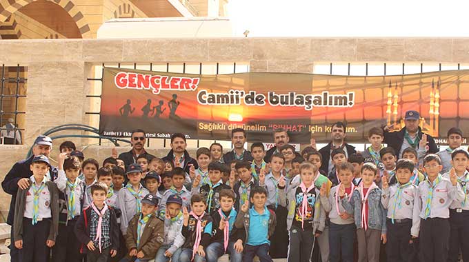 İzciler “Geç Kalma Genç Gel” Projesine Destek Oldu