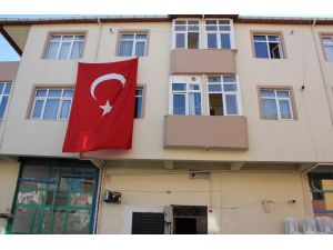 Şehidin Sultanbeyli’deki Baba Ocağına Ateş Düştü