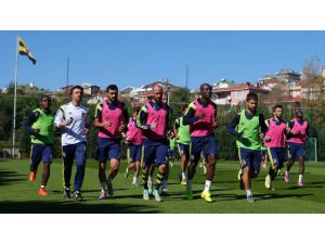 Fenerbahçe’de Alves’li Antrenman