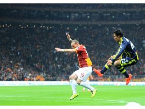 Alves Sneijder’e De Yapmış !