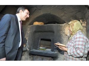 Bakan Yılmaz, Güzelyurtu Ziyaret Etti