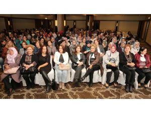 Nilüferli Kadınlar Sennur Sezer’le Buluştu