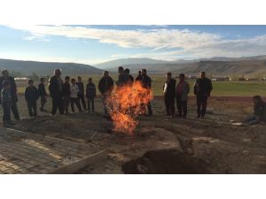 Vanda Okul İçin Açılan Su Kuyusundan Ateş Çıktı