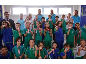Büyükşehirli Yüzücüler Gururlandırdı