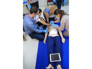 Makedonya’dan Gelen Acil Doktorları İzmir’de