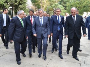 Abdullah Gül’e Sultanahmet’te Yoğun İlgi