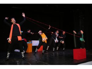 İşitme Engellilerin Tiyatro Keyfi