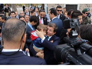 Kayseri’de Türbe Ziyaret Etti