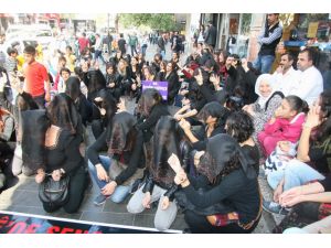 Diyarbakır’da Peçeli Ve Zincirli Protesto