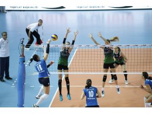 Vakıfbank Sezona Galibiyetle Başladı