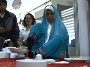 Ayaklarıyla Yemek Yapan İranlı’ya Altın Tencere Ödülü
