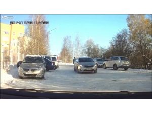 Bu Adam Ne Yapıyor?