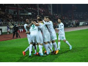 Timsah Deplasmanda Avladı