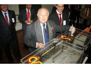 İlk Erdoğan Tebrik Etti