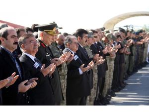 Şehitlere Hüzünlü Tören