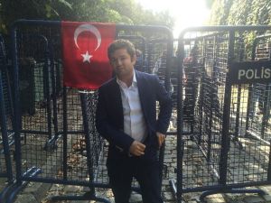 Çin Konsolosluğu Önünde Tek Kişilik Eylem