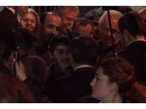 Davutoğlu’ndan Arkadaşına Hastanede Ziyaret