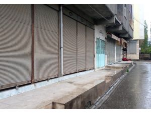 Doğubeyazıtta Esnaf Kepenk Açmadı