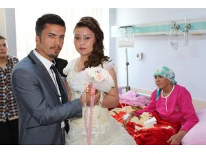 Hastane Odasında İlk Dans