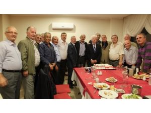 42 Yıl Sonra Buluşan Okul Arkadaşları Birbirlerini Tanımakta Zorlandı