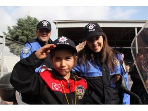 Engelleri Aşıp Bir Günlüğüne Polis Oldular