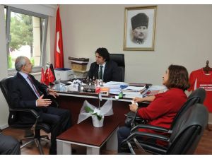 Kılıçdaroğlu, Kayınvalidesini Ziyaret Etti