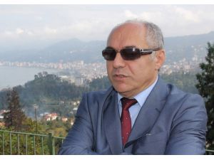 Öğretmenin Kedicikler İle Başı Derde Girdi