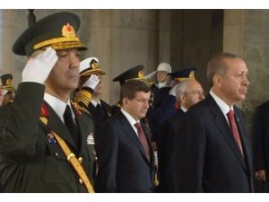 Devletin Zirvesi Ata’nın Huzurunda