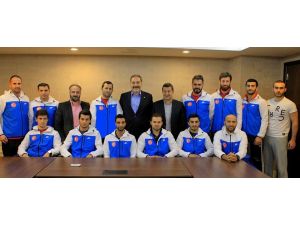 Fenerbahçe Taraftarından Karate Milli Takımına Dostluk Eli