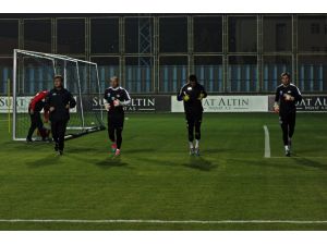 Sai Kayseri Erciyesspor’a Taraftardan ‘Galibiyet Baklavası’