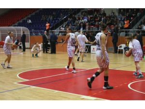 Skorboard Arızalanınca Maç Ertelendi