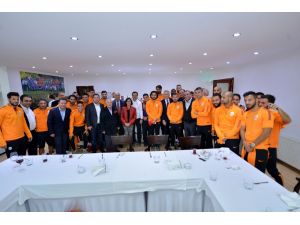 Başkan Yarsuvattan Takıma Moral Ziyareti