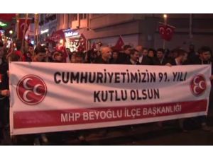 Beyoğlu’nda ’’Cumhuriyet Yürüyüşü’’ Düzenlediler