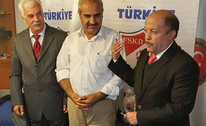 FSKD’den Akif Arslan’a Plaket 