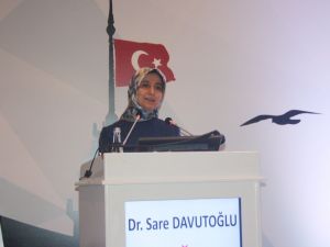 Sare Davutoğlu: “Tıp Ve Sağlık, Sektör Olarak Görülmemelidir”