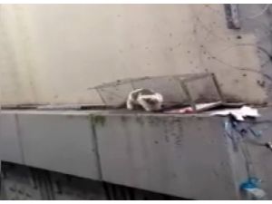 Metrobüs Durağı Mahsurları Kurtarıldı