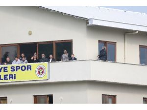 Aykut Hocaya ’Hoşgeldin’ Hediyesi