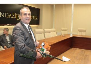 Emekli Albay 60 Liraya Mayın Dedektörü Yaptı