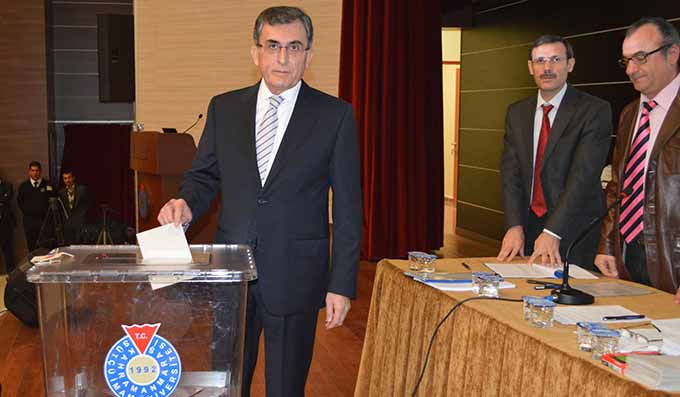 Rektörlük Yarışında Birinci Karaaslan