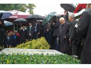 Erdal İnönü Mezarı Başında Anıldı