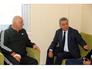 Aziz Kocaoğludan Başkan Çiçek’e Geçmiş Olsun Ziyareti