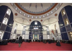 İbadete Açılan Yeni Camide Karaman İçin Dua Ettiler