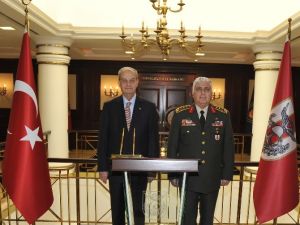 Başbuğ İle Orgeneral Özel Bir Araya Geldi